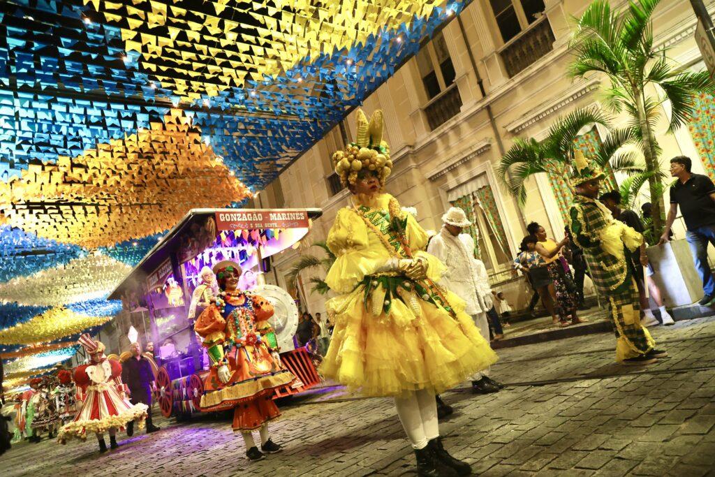 Prefeitura reforça estrutura de iluminação para o São João em Salvador